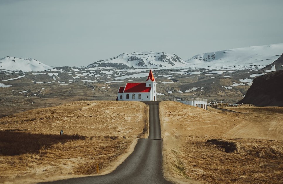 islandia_carretera iglesia